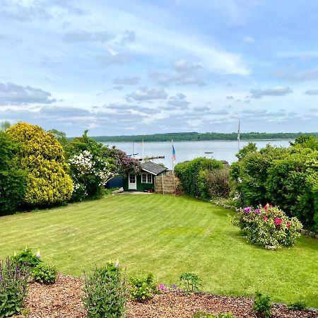 Traumhafter Seeblick Mit Grosser Terrasse Pogeez Exterior photo